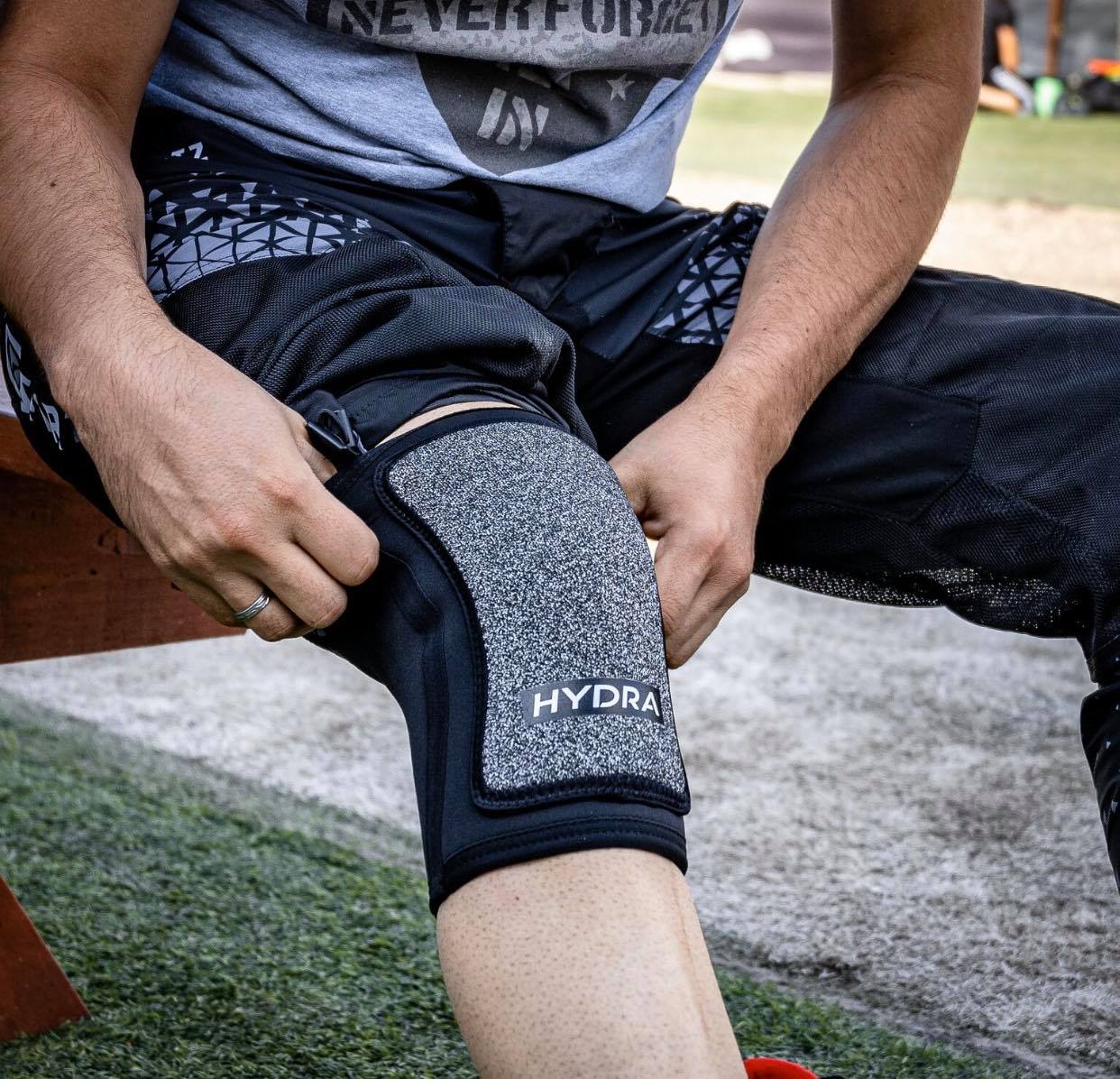 Hydra Black Knee Pads